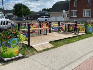 Russell Community Parklet - 1125 Concession Street