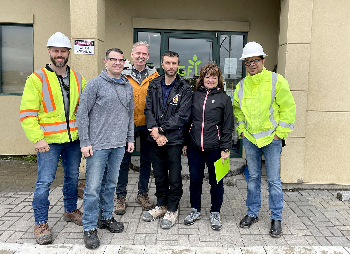 Le personnel de la municipalité et de GFL