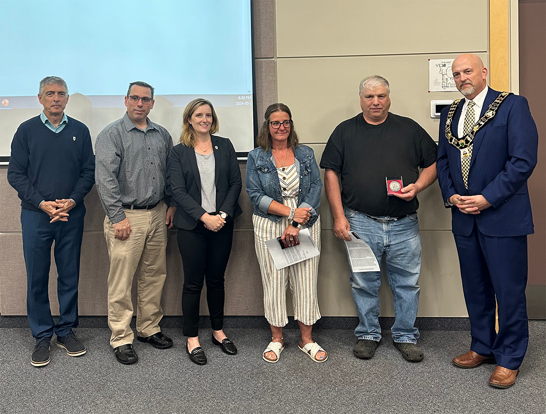 Recipients receive award