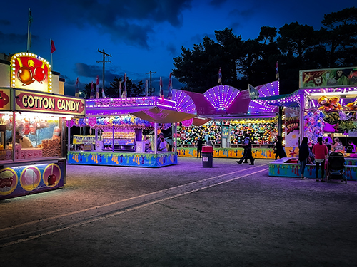 lumières colorées de la foire